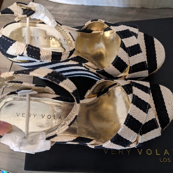 Volatile Nauttie platform ankle strap open toe high wedge black in the box - Picture 7 of 12